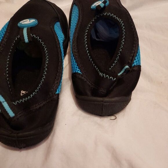 Blue Water Beach Water shoes size 7-8 like new - Picture 4 of 4